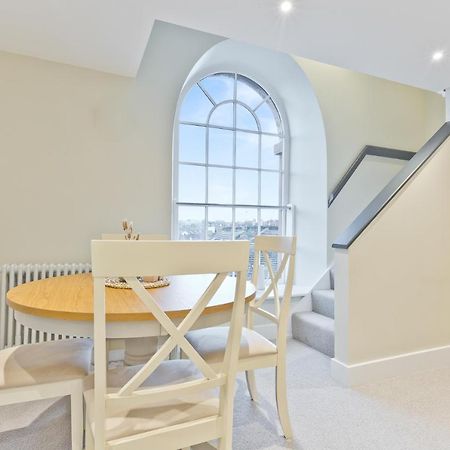 Sandgate Chapel - Self Check In Apartments Penrith Bagian luar foto