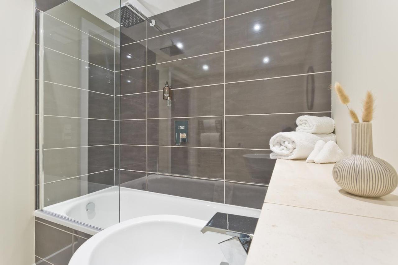 Sandgate Chapel - Self Check In Apartments Penrith Bagian luar foto